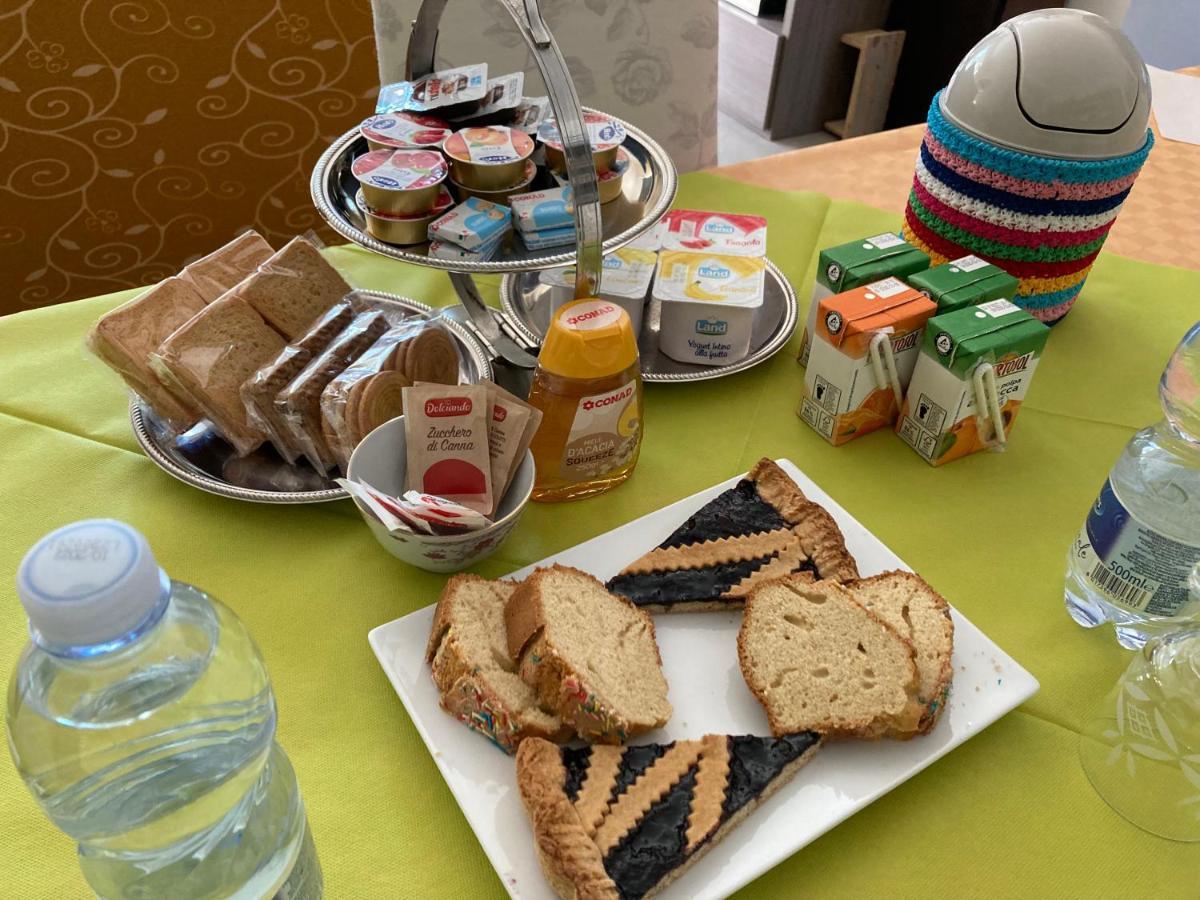 Oasi Dei Deserti - Camera Con Colazione Morciano di Romagna Exterior foto